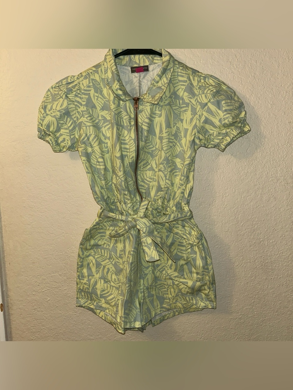 Girls Vince Camuto Tropical Palm Leaf Print Puff Sleeve Front Zip Romper Sz 8